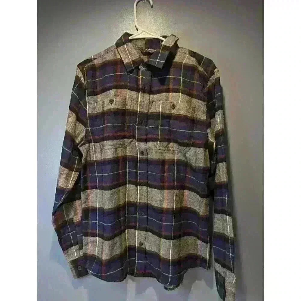Men's Casual Plaid Button-Down Shirt in Navy and Cream